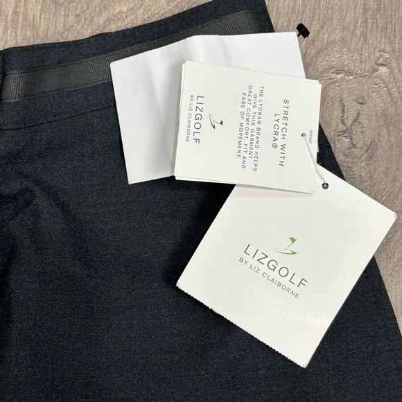 Women's Liz Claiborne Golf 12 Bermuda Shorts Chino Khakis Navy High Rise Stretch - Picture 5 of 9